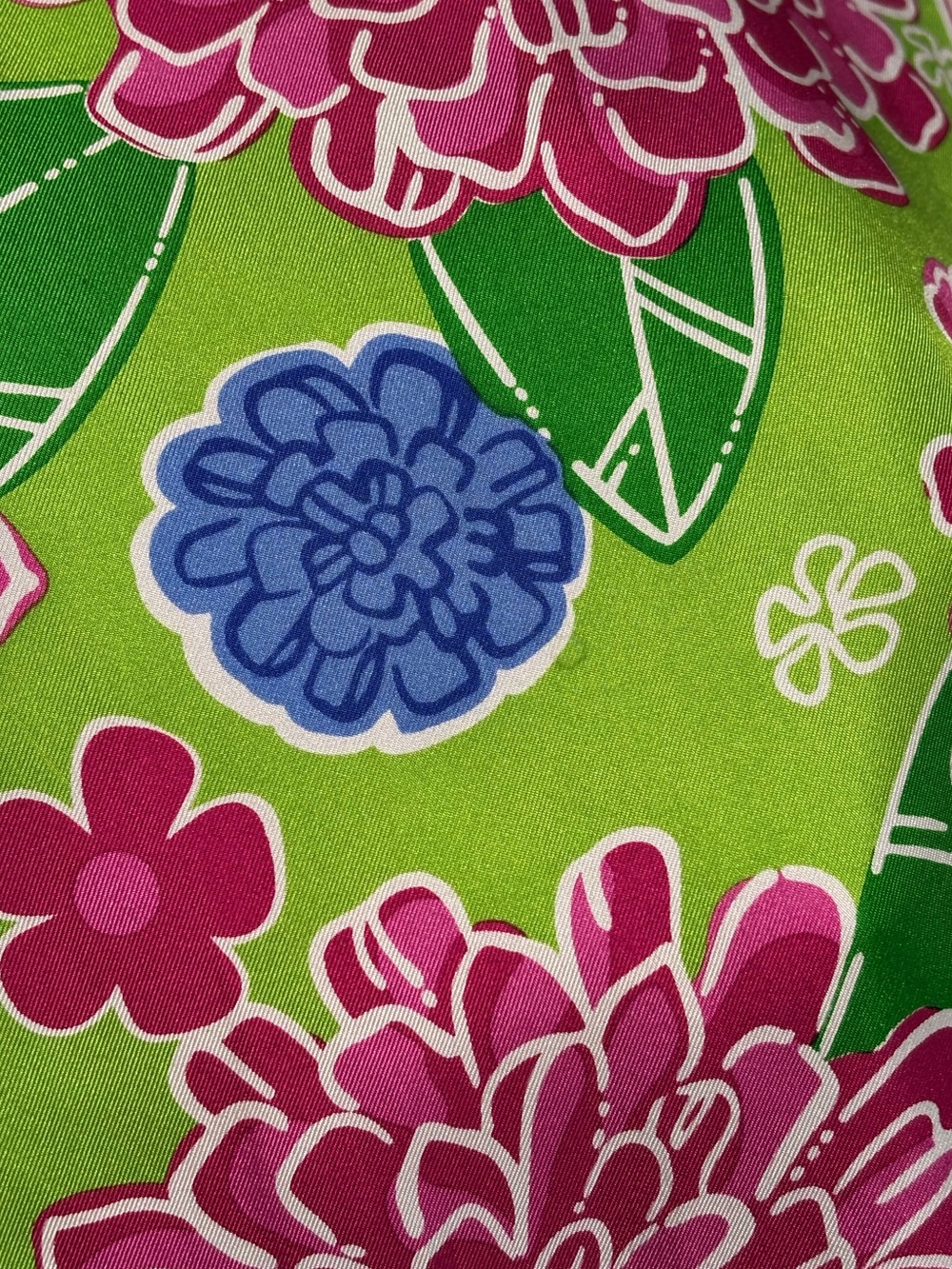 Lilly Pulitzer silk, floral breast cancer awareness scarf. Collab with Ford - Picture 8 of 8